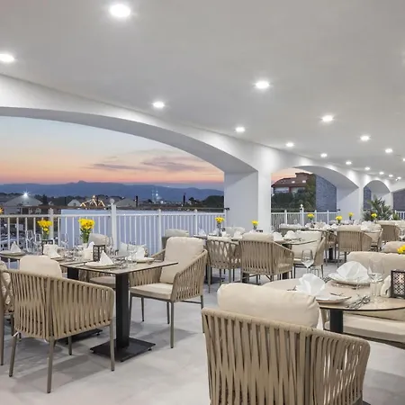 Arcanus Trendline Side