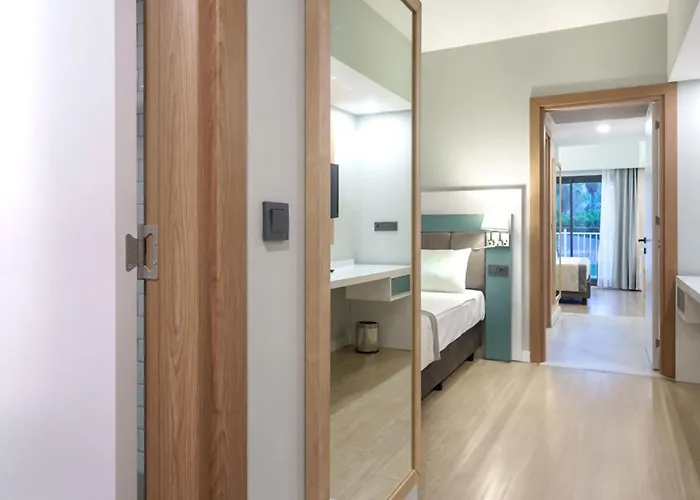 Otel Arcanus Trendline Side