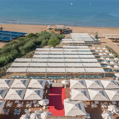 Hotel Arcanus Trendline Side